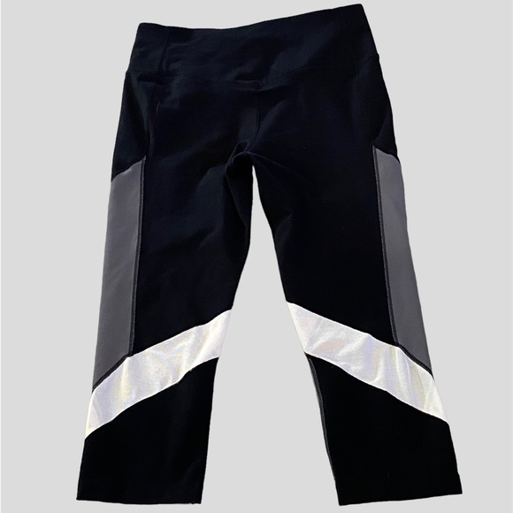 Nike Legendary Fabric Twist Tights Leggings Active Training Capris Sz Medium VGC - Picture 6 of 7